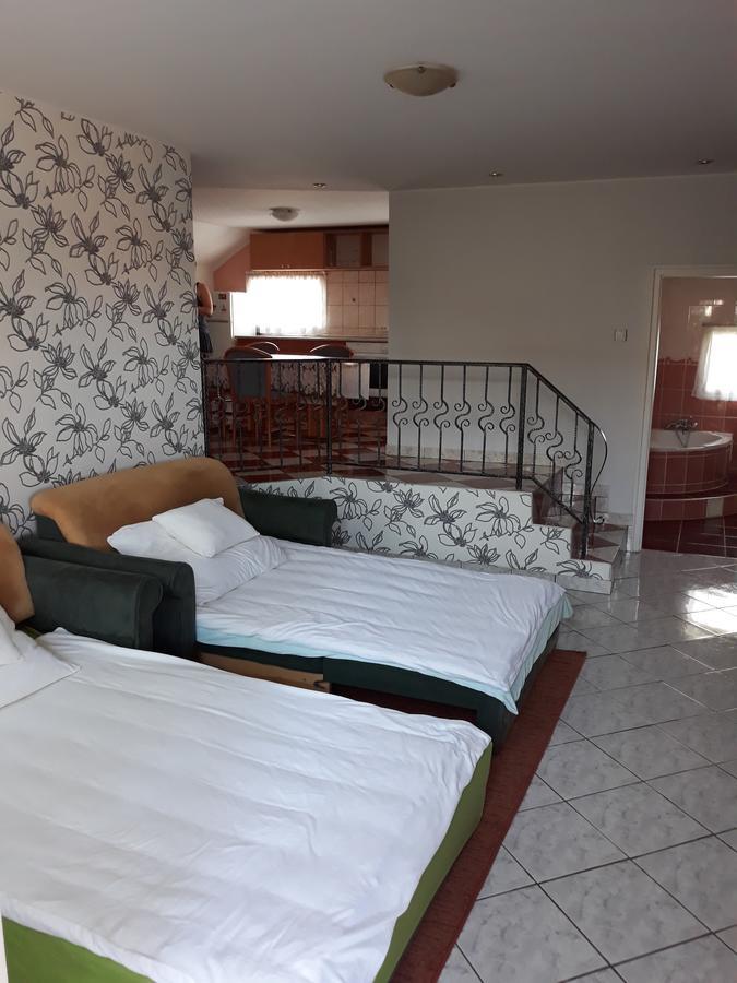 Rozsa Apartman Lenti Esterno foto